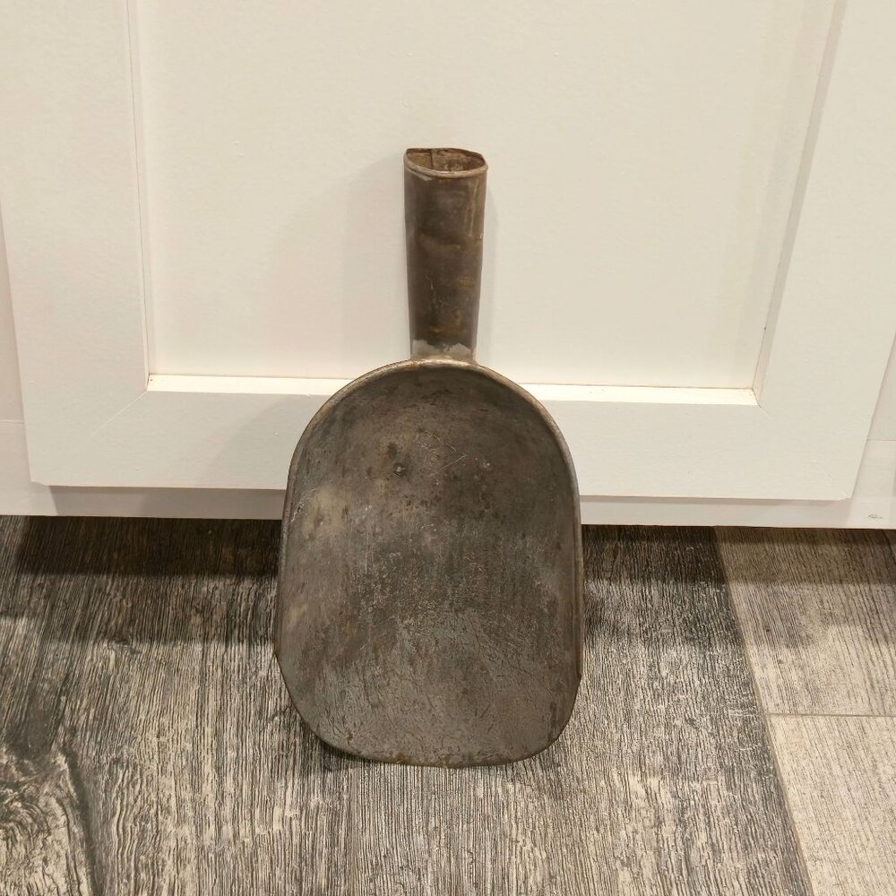 Vintage Metal Grain Scoop Shovel Rustic Farmhouse Primitive Antique Steel Tool - Picture 4 of 13